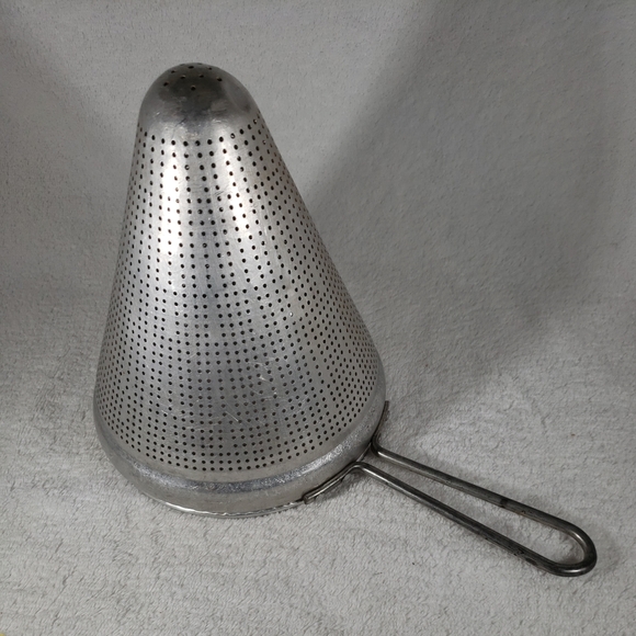 VIKO Other - VIKO Aluminum Cone Shaped Colander Sieve VTG